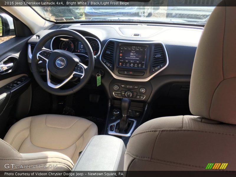Bright White / Black/Light Frost Beige 2016 Jeep Cherokee Latitude 4x4