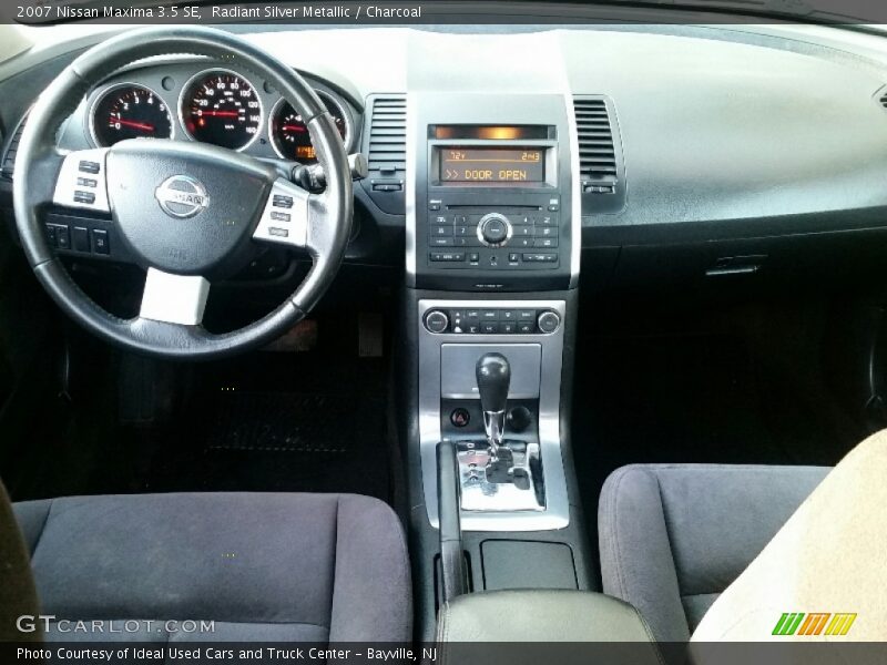 Radiant Silver Metallic / Charcoal 2007 Nissan Maxima 3.5 SE