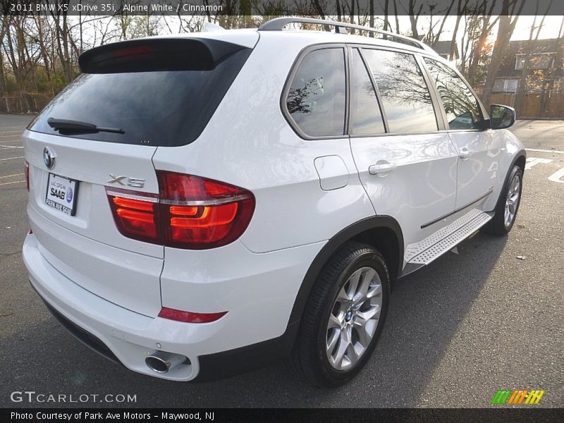 Alpine White / Cinnamon 2011 BMW X5 xDrive 35i