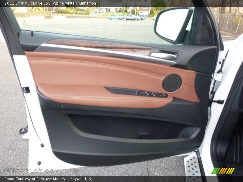 Alpine White / Cinnamon 2011 BMW X5 xDrive 35i