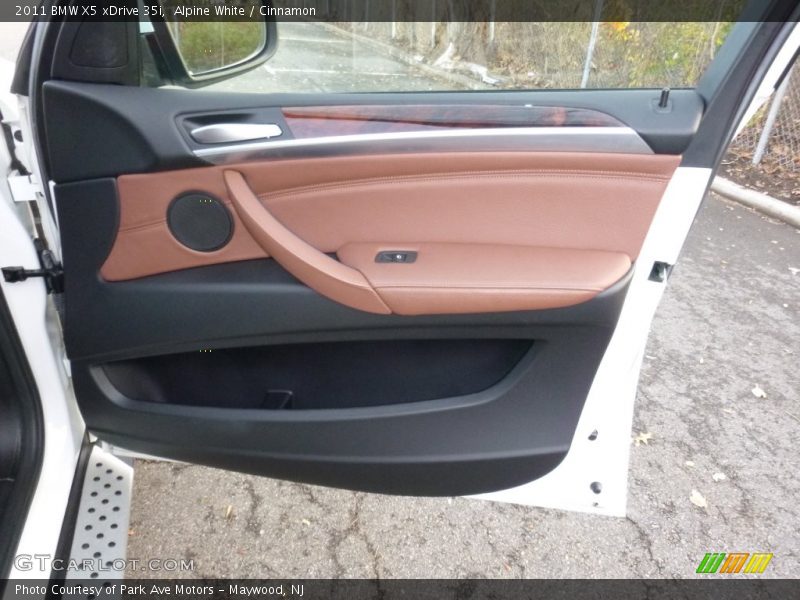 Alpine White / Cinnamon 2011 BMW X5 xDrive 35i