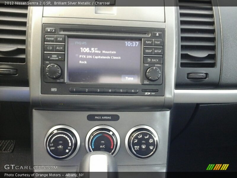 Brilliant Silver Metallic / Charcoal 2012 Nissan Sentra 2.0 SR