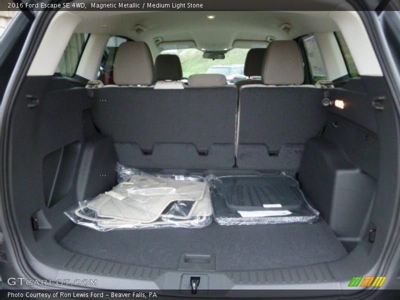 Magnetic Metallic / Medium Light Stone 2016 Ford Escape SE 4WD