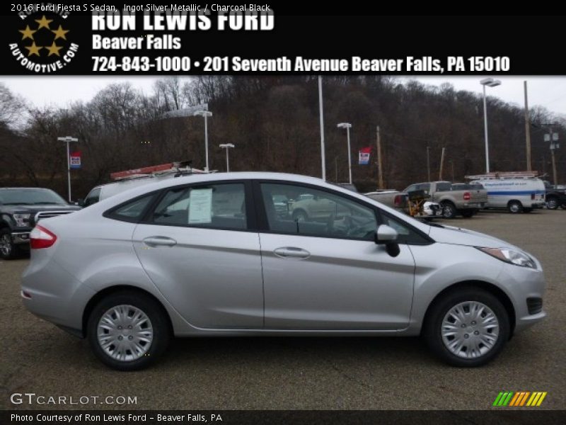 Ingot Silver Metallic / Charcoal Black 2016 Ford Fiesta S Sedan