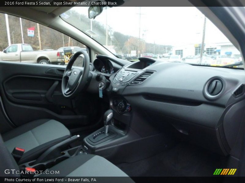 Ingot Silver Metallic / Charcoal Black 2016 Ford Fiesta S Sedan