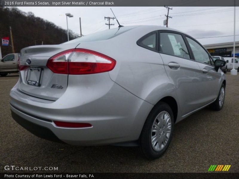 Ingot Silver Metallic / Charcoal Black 2016 Ford Fiesta S Sedan