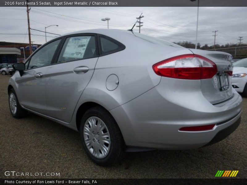 Ingot Silver Metallic / Charcoal Black 2016 Ford Fiesta S Sedan