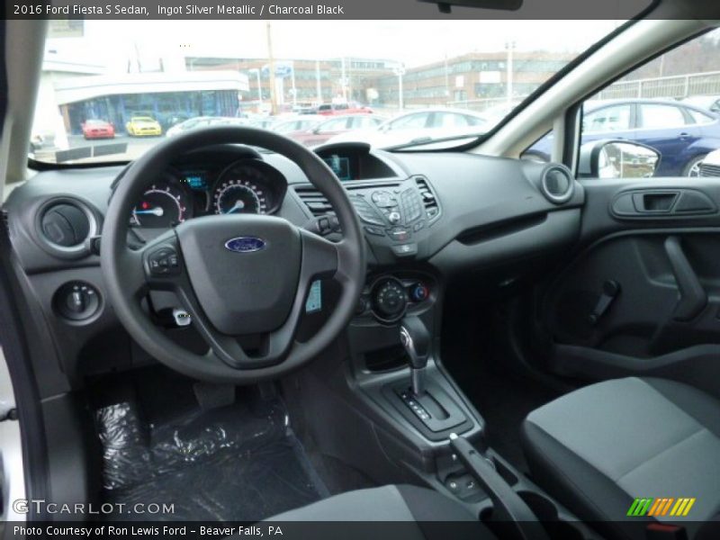 Ingot Silver Metallic / Charcoal Black 2016 Ford Fiesta S Sedan