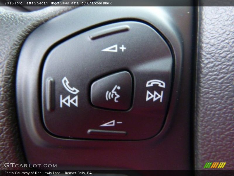 Ingot Silver Metallic / Charcoal Black 2016 Ford Fiesta S Sedan