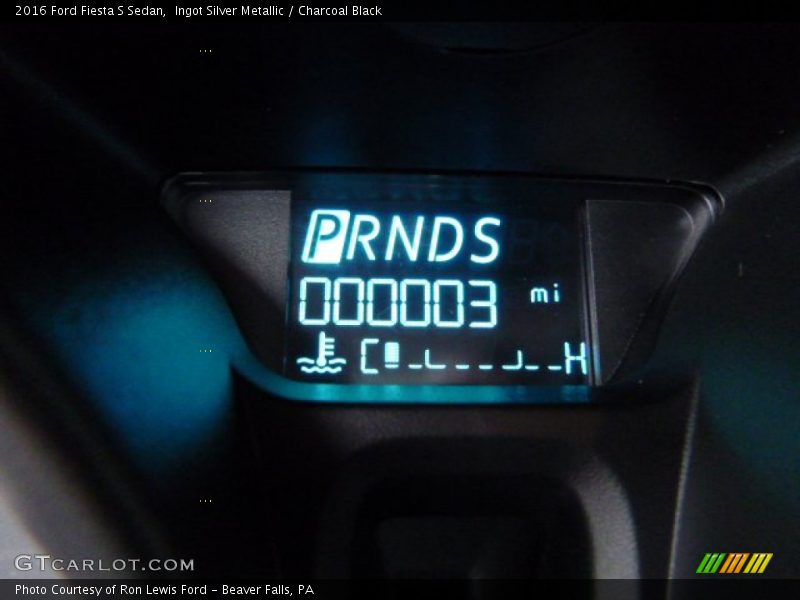 Ingot Silver Metallic / Charcoal Black 2016 Ford Fiesta S Sedan