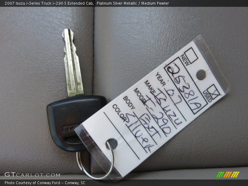 Platinum Silver Metallic / Medium Pewter 2007 Isuzu i-Series Truck i-290 S Extended Cab