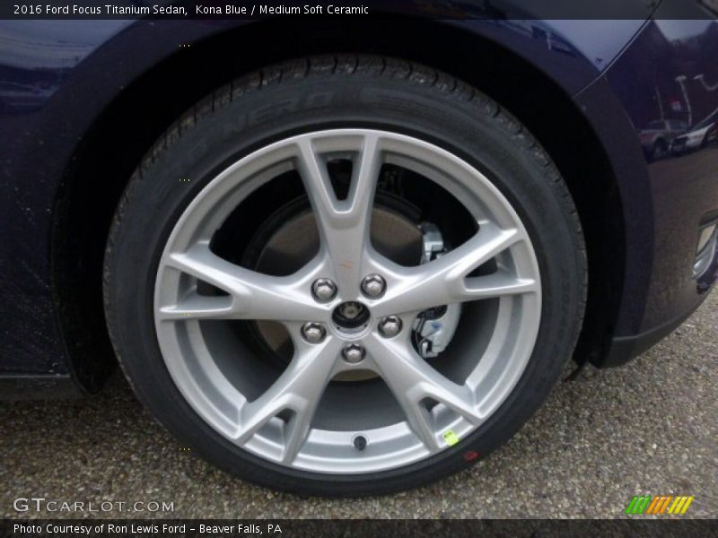  2016 Focus Titanium Sedan Wheel