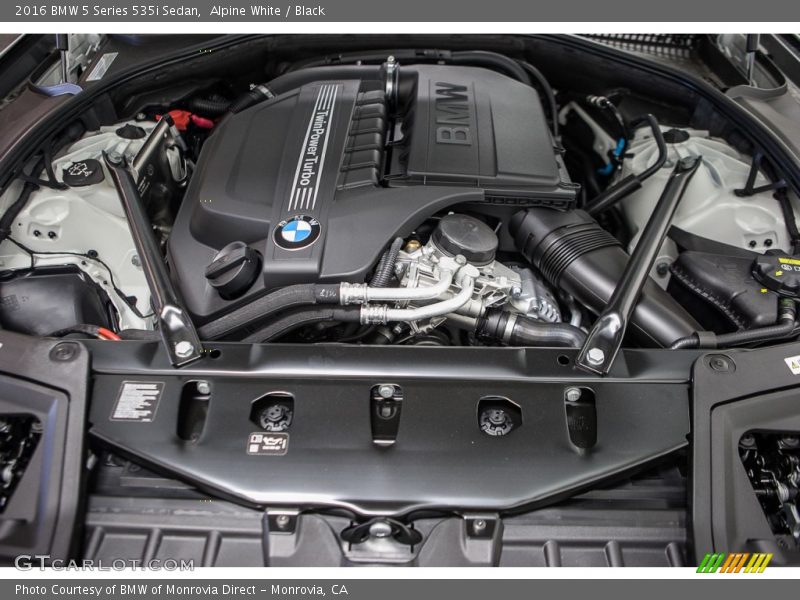 Alpine White / Black 2016 BMW 5 Series 535i Sedan