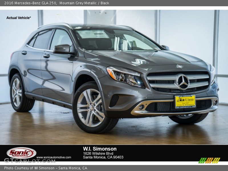 Mountain Grey Metallic / Black 2016 Mercedes-Benz GLA 250