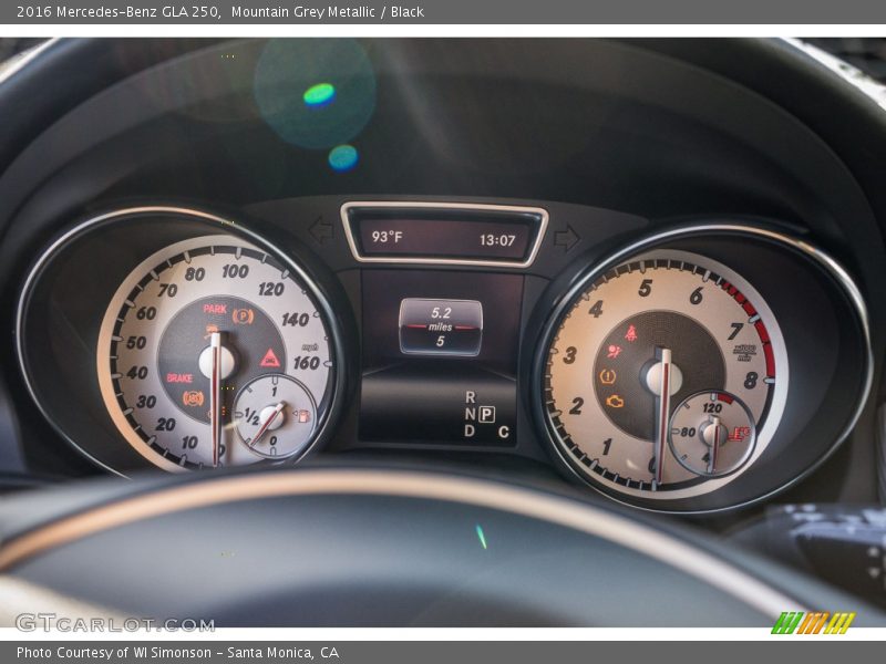 Mountain Grey Metallic / Black 2016 Mercedes-Benz GLA 250