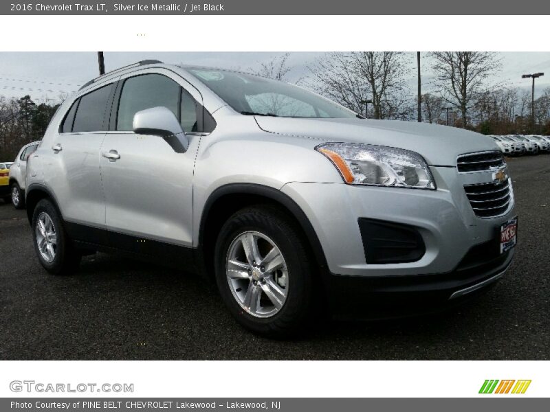 Silver Ice Metallic / Jet Black 2016 Chevrolet Trax LT