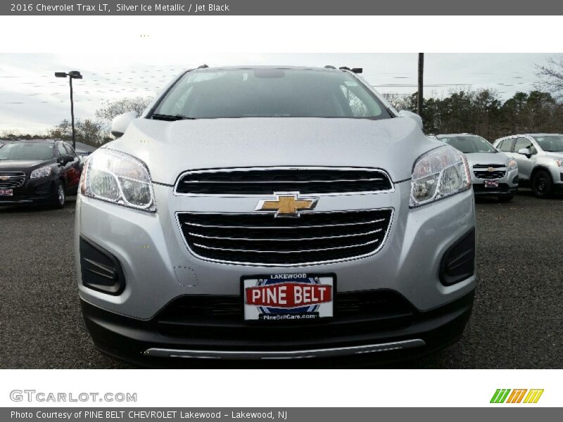 Silver Ice Metallic / Jet Black 2016 Chevrolet Trax LT