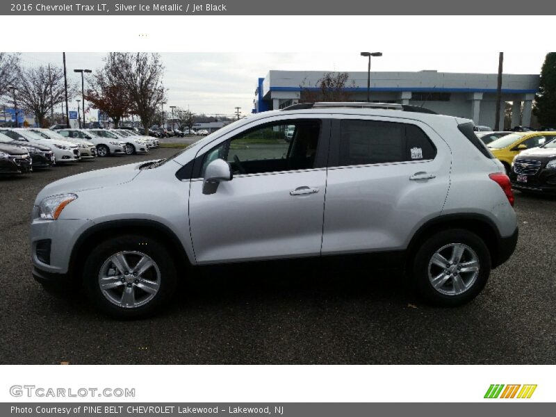 Silver Ice Metallic / Jet Black 2016 Chevrolet Trax LT