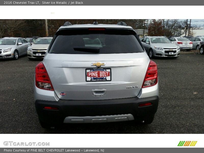 Silver Ice Metallic / Jet Black 2016 Chevrolet Trax LT