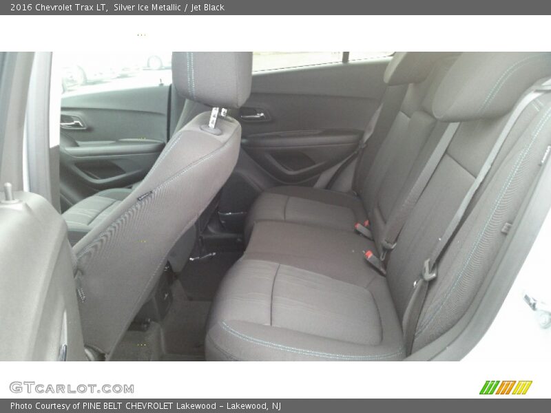 Silver Ice Metallic / Jet Black 2016 Chevrolet Trax LT