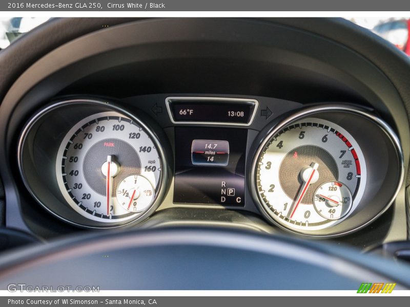 Cirrus White / Black 2016 Mercedes-Benz GLA 250