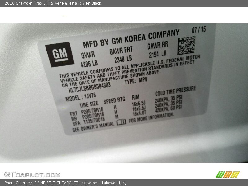 Silver Ice Metallic / Jet Black 2016 Chevrolet Trax LT