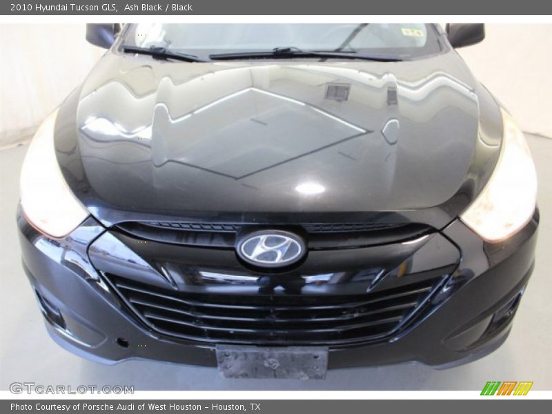 Ash Black / Black 2010 Hyundai Tucson GLS