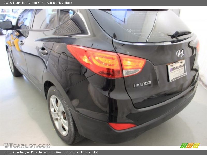 Ash Black / Black 2010 Hyundai Tucson GLS