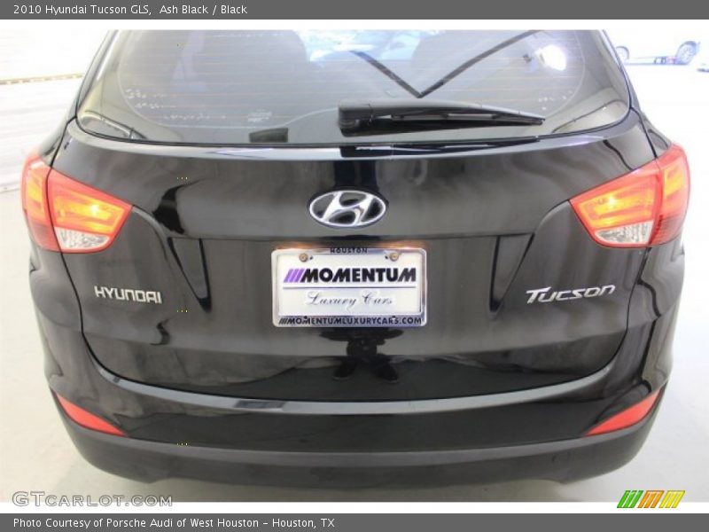 Ash Black / Black 2010 Hyundai Tucson GLS