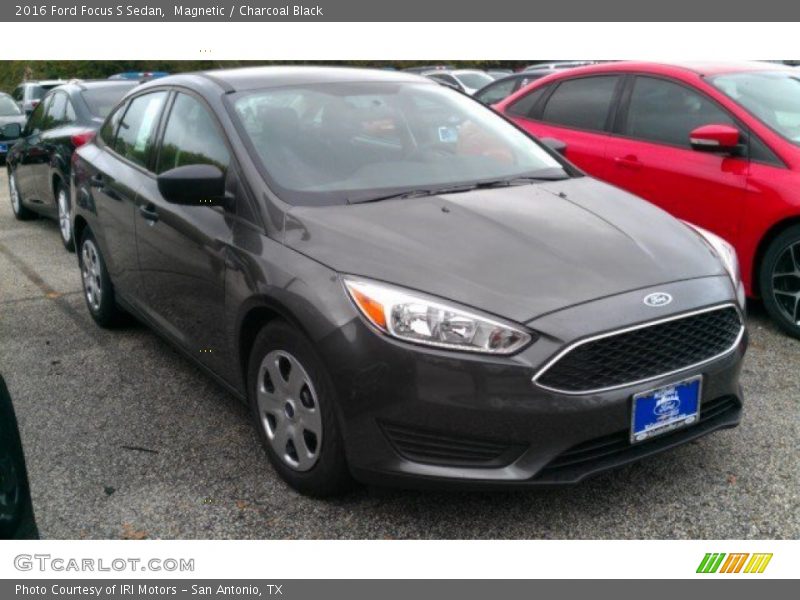 Magnetic / Charcoal Black 2016 Ford Focus S Sedan
