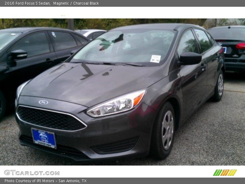 Magnetic / Charcoal Black 2016 Ford Focus S Sedan
