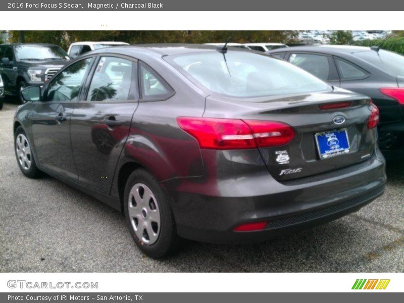 Magnetic / Charcoal Black 2016 Ford Focus S Sedan