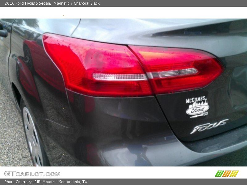 Magnetic / Charcoal Black 2016 Ford Focus S Sedan