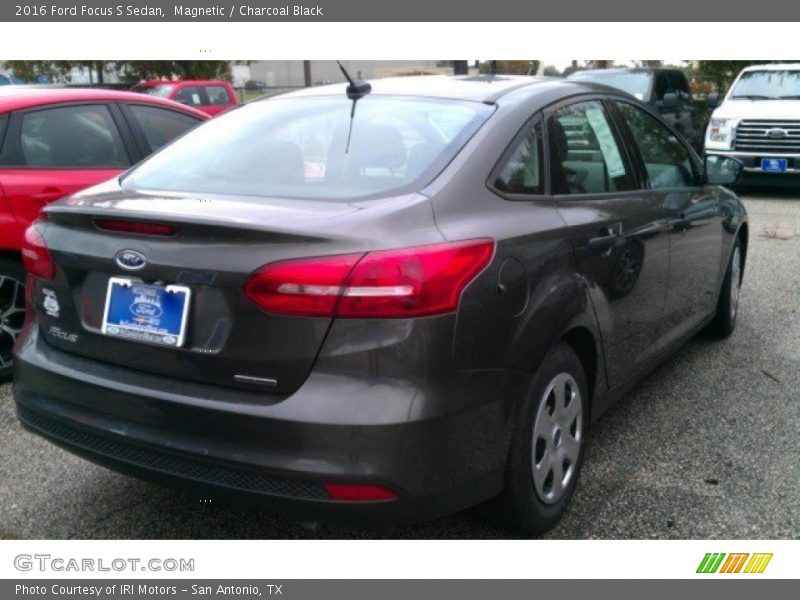 Magnetic / Charcoal Black 2016 Ford Focus S Sedan