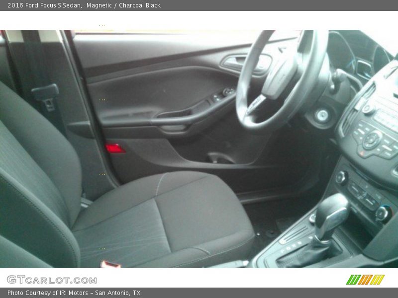 Magnetic / Charcoal Black 2016 Ford Focus S Sedan