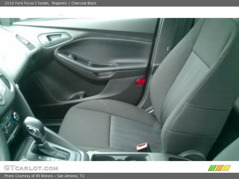 Magnetic / Charcoal Black 2016 Ford Focus S Sedan