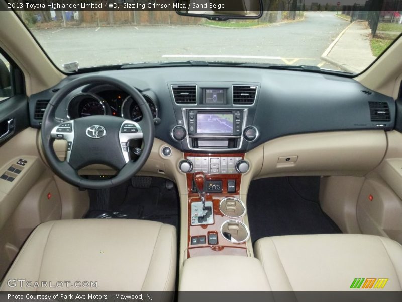 Dashboard of 2013 Highlander Limited 4WD