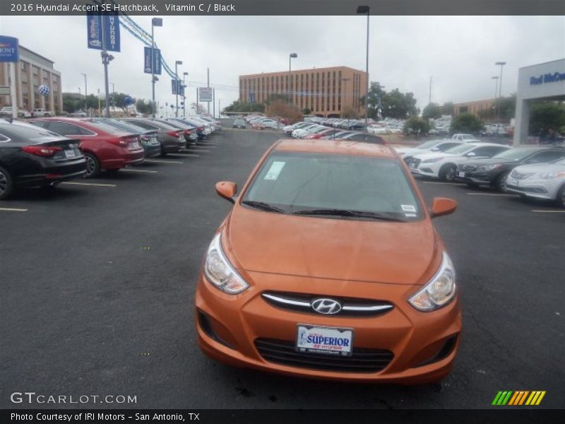 Vitamin C / Black 2016 Hyundai Accent SE Hatchback