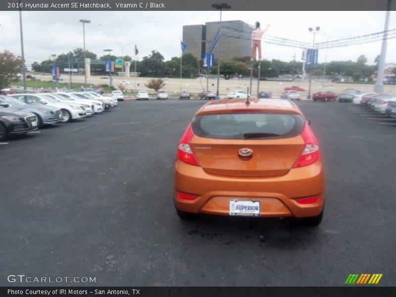 Vitamin C / Black 2016 Hyundai Accent SE Hatchback