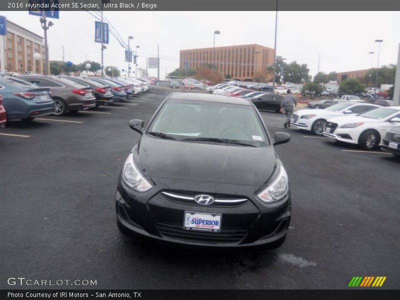 Ultra Black / Beige 2016 Hyundai Accent SE Sedan