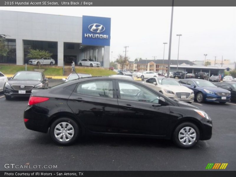 Ultra Black / Beige 2016 Hyundai Accent SE Sedan