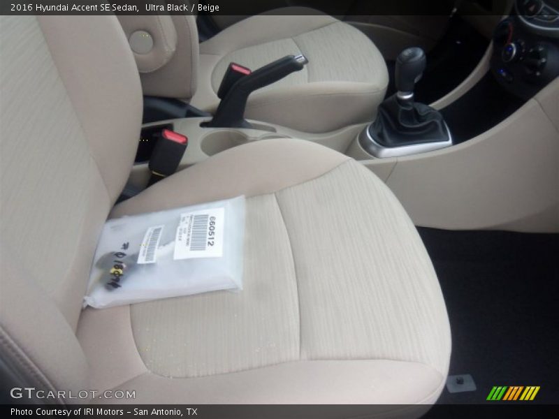 Ultra Black / Beige 2016 Hyundai Accent SE Sedan