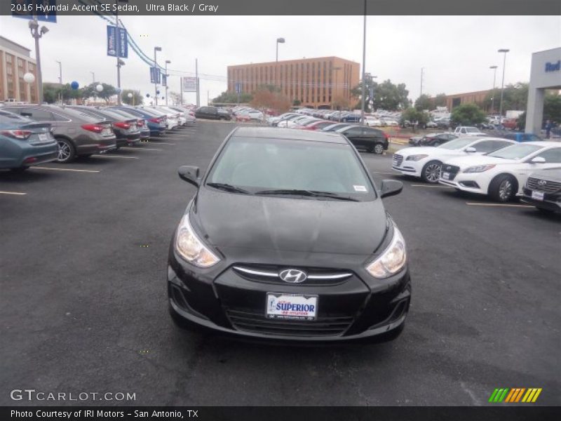 Ultra Black / Gray 2016 Hyundai Accent SE Sedan