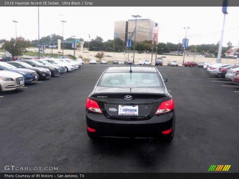 Ultra Black / Gray 2016 Hyundai Accent SE Sedan