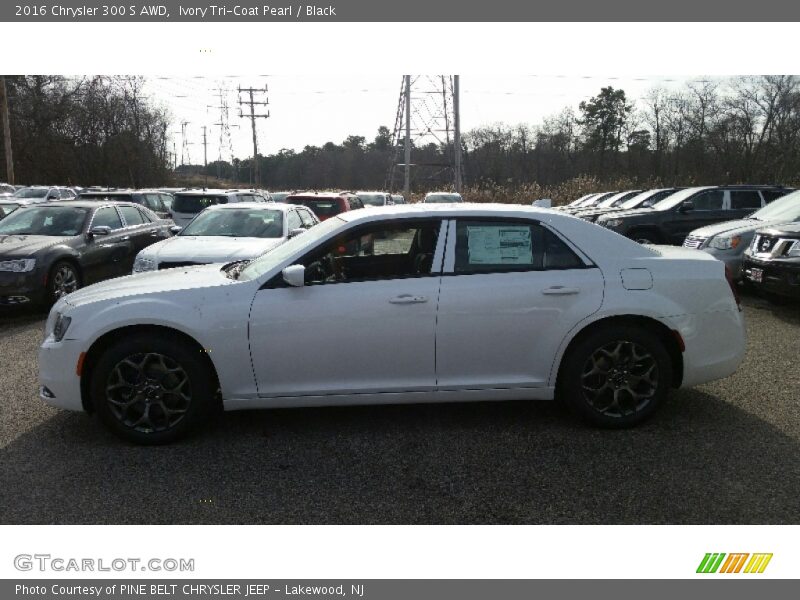 Ivory Tri-Coat Pearl / Black 2016 Chrysler 300 S AWD