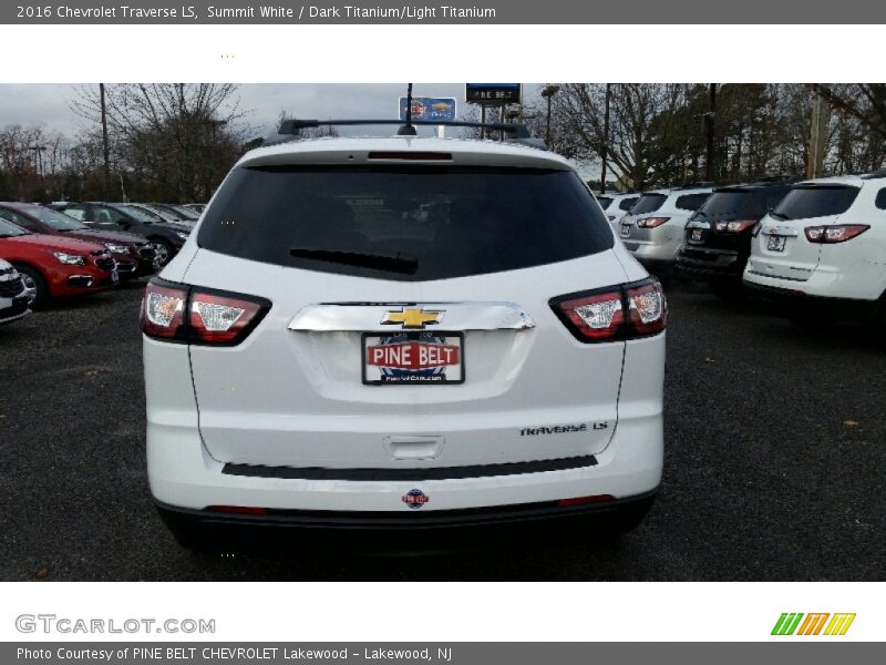 Summit White / Dark Titanium/Light Titanium 2016 Chevrolet Traverse LS