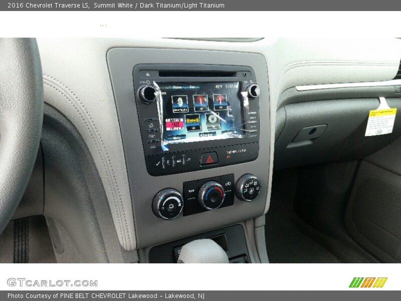 Summit White / Dark Titanium/Light Titanium 2016 Chevrolet Traverse LS