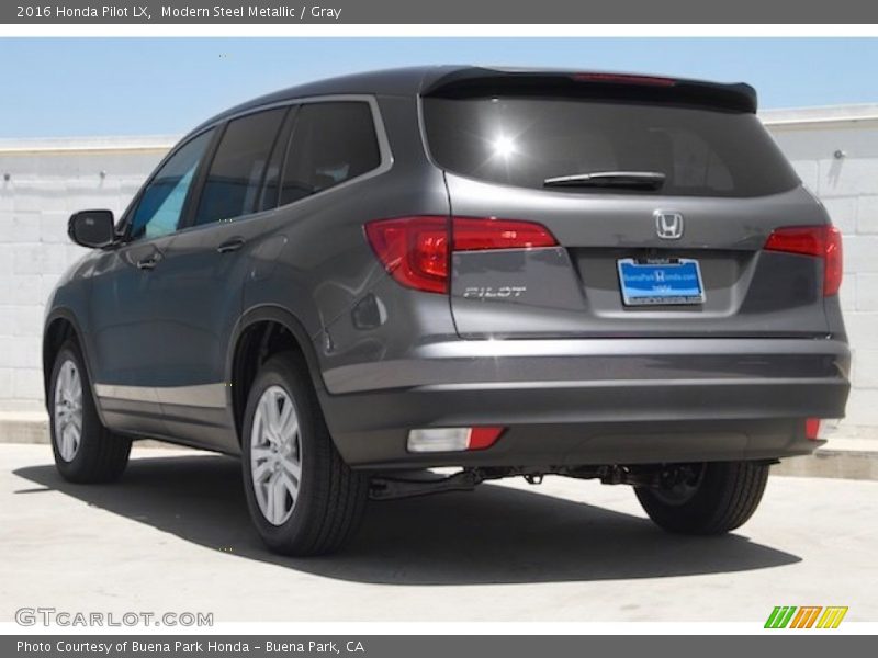 Modern Steel Metallic / Gray 2016 Honda Pilot LX