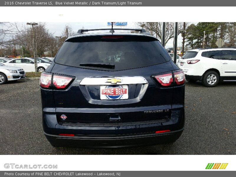 Blue Velvet Metallic / Dark Titanium/Light Titanium 2016 Chevrolet Traverse LS