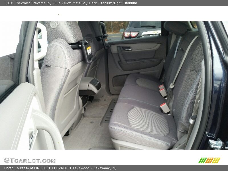 Blue Velvet Metallic / Dark Titanium/Light Titanium 2016 Chevrolet Traverse LS